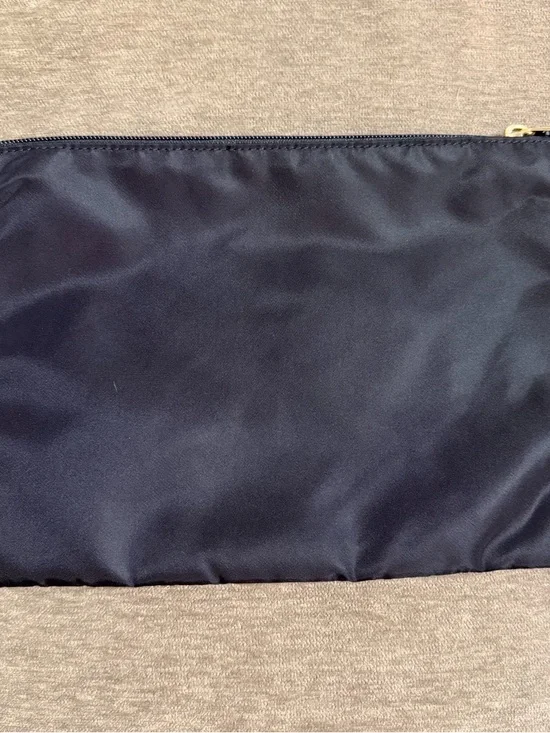 TUMI Black and Gold Nylon Travel Pouch Toiletries Cosmetic Bag - Picture 4 of 4